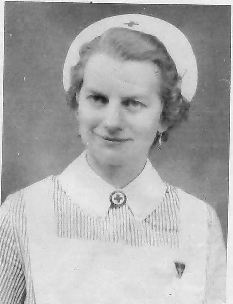 Else Sturm als engagierte, mutige Rotkreuz-Schwester im Jahr 1945 (Archiv Söltl)